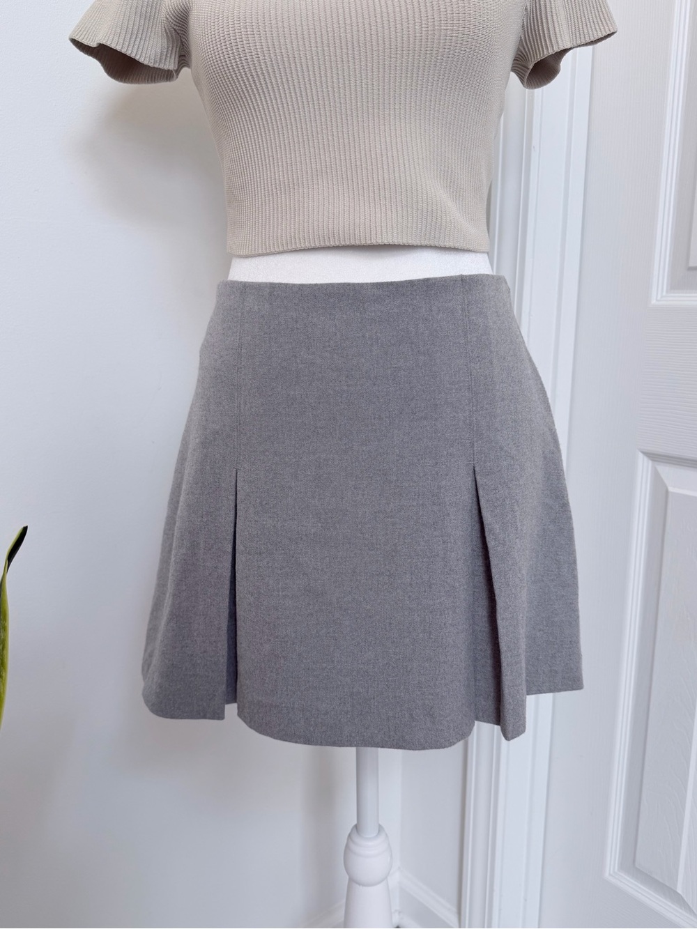 Abercrombie & Fitch Gray Pleated Mini Skort Built In Shorts Women’s M Blokecore - Picture 2 of 11